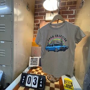 vintage 'road tripping' graphic tee in a beige/khaki color